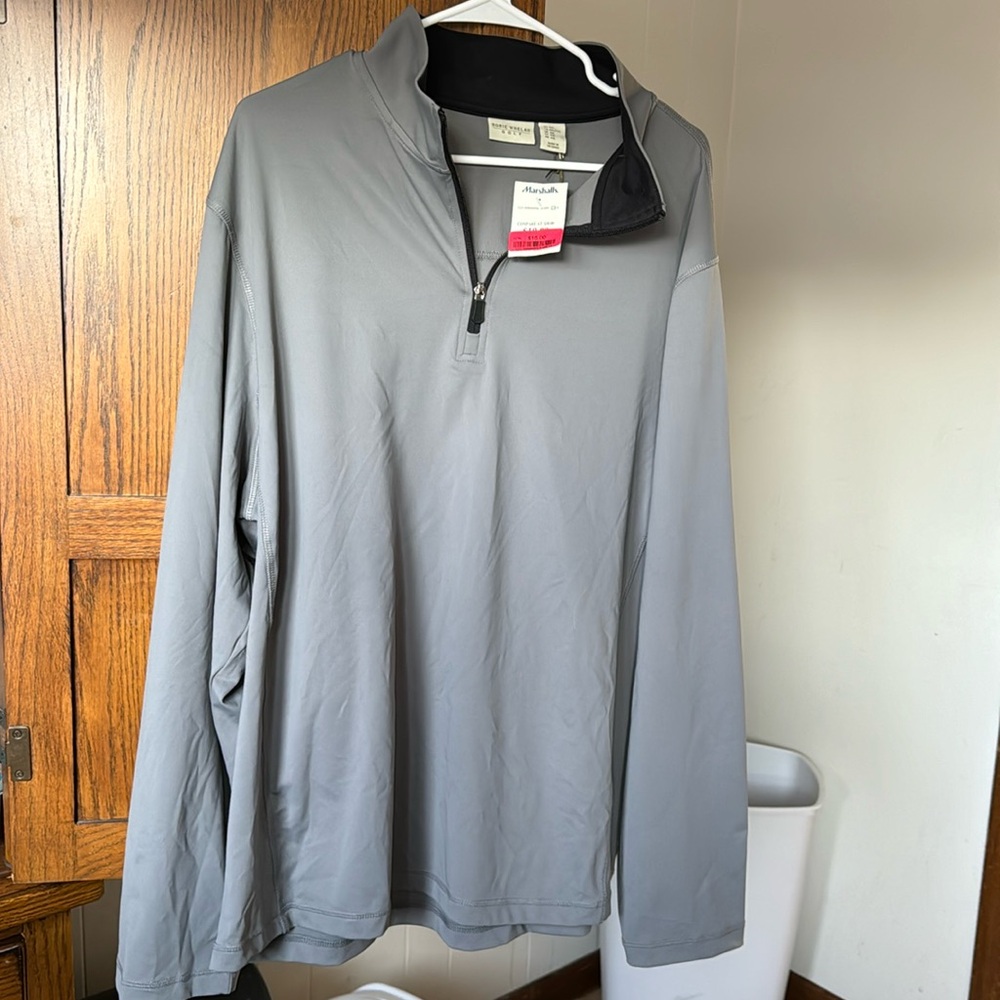 Men’s golf shirt
